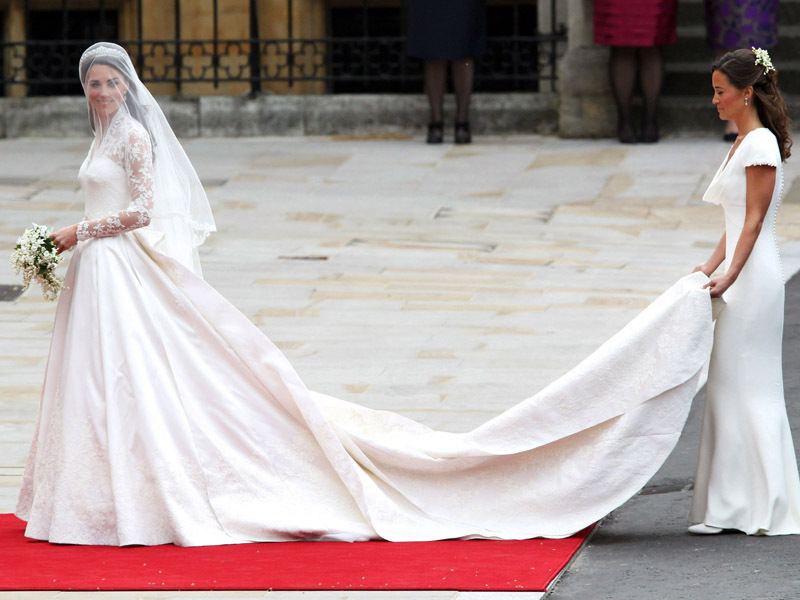 Rochia de mireasa a ducesei de Cambridge, atractia principala de la Palatul Buckingham