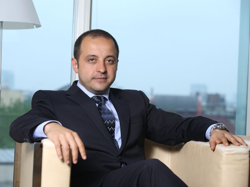 TINERI MANAGERI DE TOP: Mircea Busuioceanu: "Profesia de bancher mi-a intrat in sange"