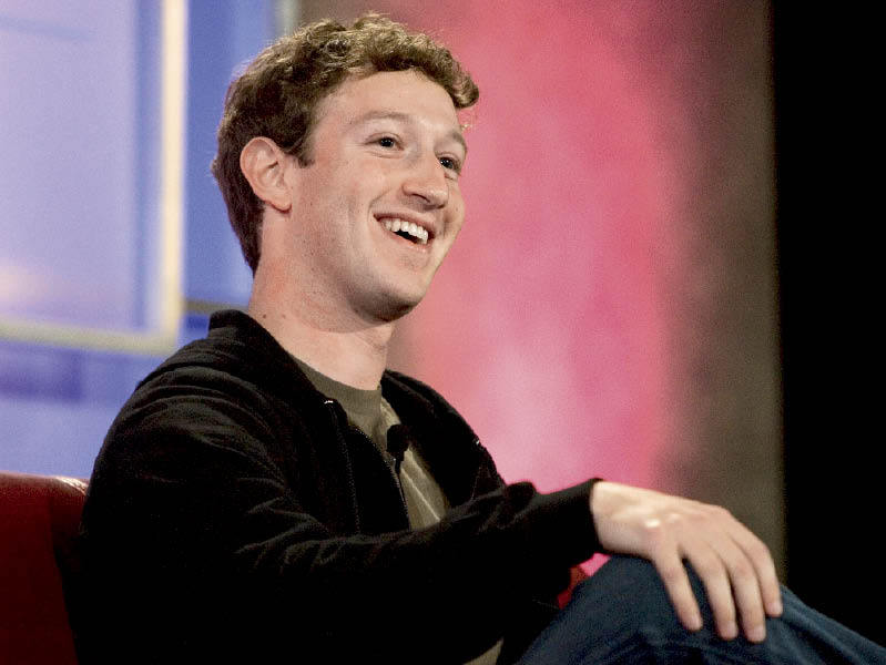 Facebook creste si descreste. Cum va stopa pierderile de utilizatori