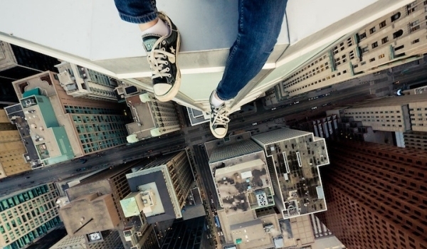 Rooftopping, moda infricosatoare ce a luat cu asalt lumea fotografiei
