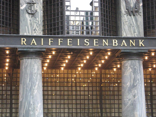 Raiffeisen Bank, desemnata cea mai buna banca straina din Romania
