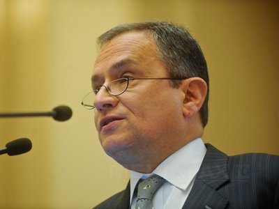 Iuga, PwC: Lacunele din educatie costa Romania procente din PIB