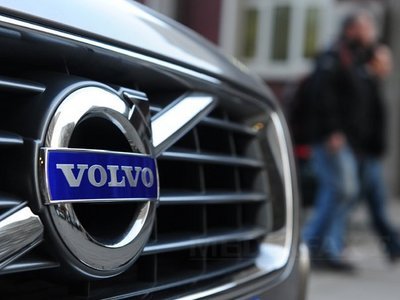 Volvo recheama 8.400 de masini pentru probleme la servodirectie