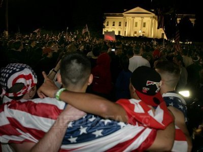 Increderea consumatorilor americani a scazut in august la minimul a peste trei decenii