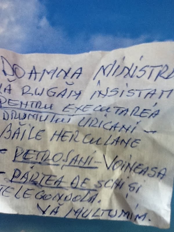 Elena Udrea: Un bătrân din Petroșani mi-a dat un bilet în care îmi cere să refac drumul spre Herculane