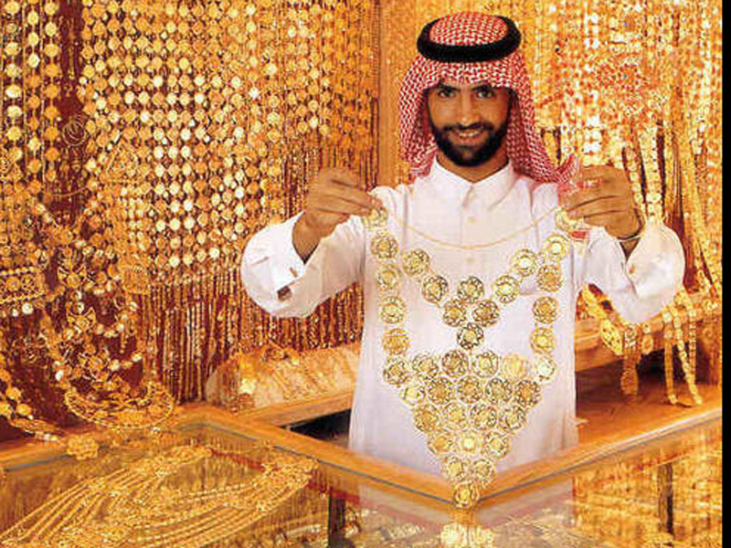 Viața incredibilă a celor mai bogați arabi din lume (GALERIE FOTO)