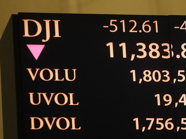 Bursa americana se afla la valoarea la care era cand s-a prabusit Lehman Brothers. Vezi aici grafice cu evolutia Dow Jones si FTSE 100 in ultimii 5 ani