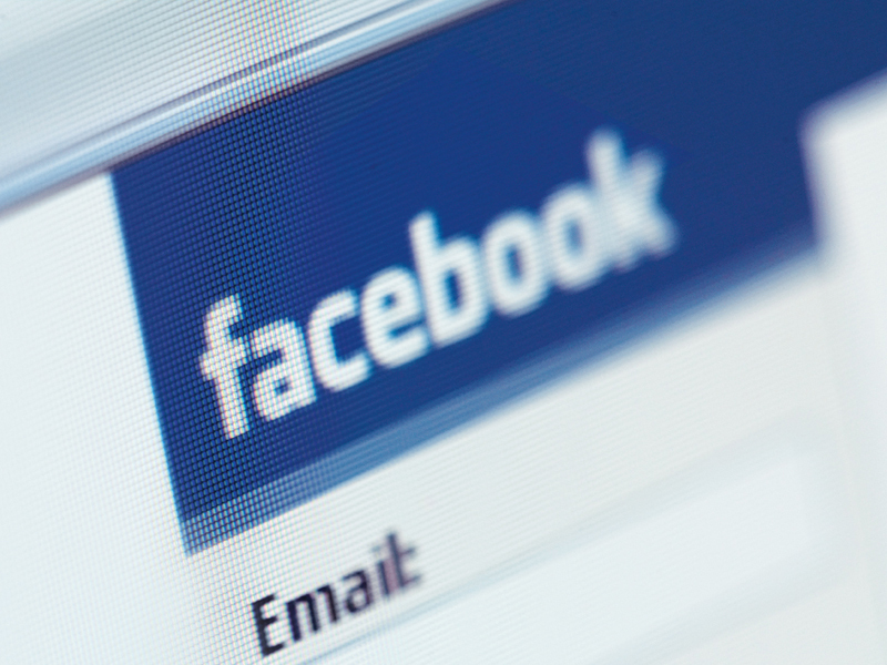 Facebook a atins pragul de 1.000.000.000.000 de pagini vizualizate