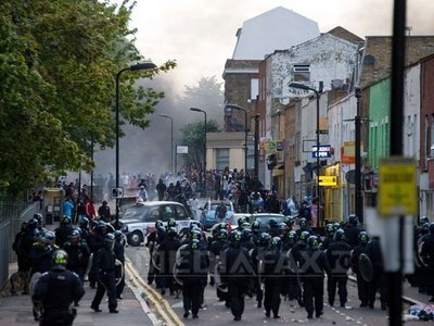 Cel putin 770 de persoane retinute de la declansarea protestelor de strada din Marea Britanie
