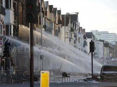Peste 650 de persoane arestate la Londra si Birmingham, in urma violentelor