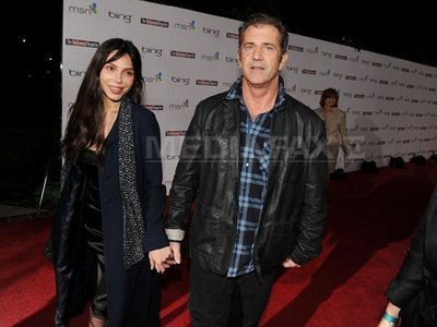 Final de poveste sordidă: Mel Gibson îi va plăti 750.000 de dolari fostei sale partenere, Oksana Grigorieva