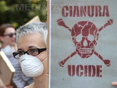 Îmbrânceli între susținătorii și opozanții proiectului de la Roșia Montană. A fost nevoie de intervenția jandarmilor