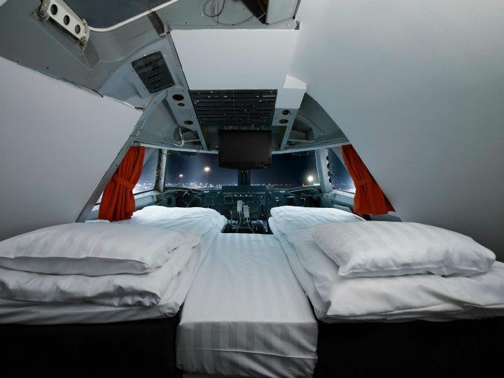 Cum arată avionul transformat în hotel (GALERIE FOTO)