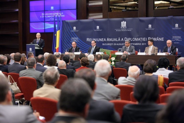 Guvernul va deschide în străinătate centre de promovare a afacerilor cu România