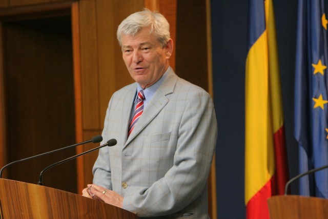 Firmele afectate de "criza castraveților" din primăvară vor fi despăgubite până la 15 octombrie