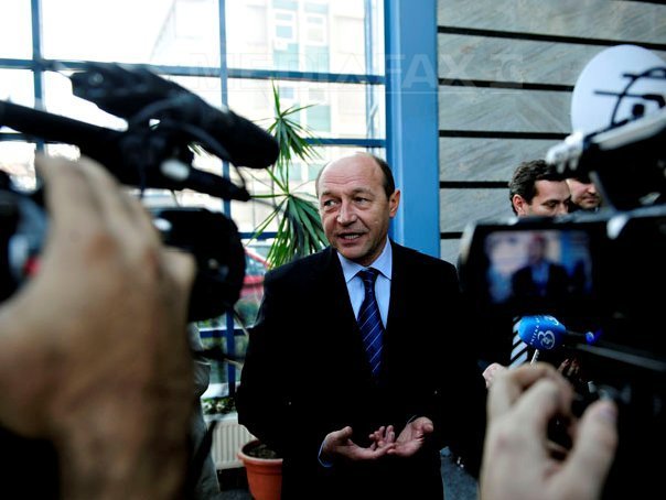 Băsescu: Am avertizat că multinaționalele își vor reduce activitatea în România