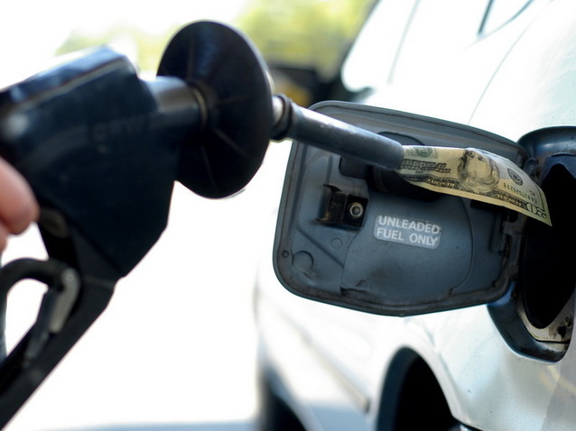 Motorina a devenit mai scumpă decât benzina