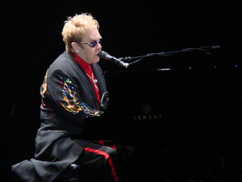 De ce a costat un milion de dolari noul pian al lui Elton John - GALERIE FOTO