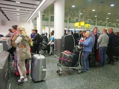 Întârzieri și zboruri anulate în Grecia, în urma unui protest al controlorilor de trafic aerian