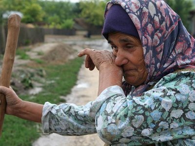 Regele Mihai: Sunt mâhnit că bătrânii și bolnavii sunt nevoiți să treacă prin situații înjositoare