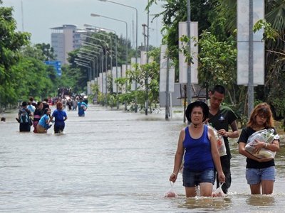 Aproximativ 500 de morți, în urma inundațiilor din Thailanda, Cambodgia și Vietnam