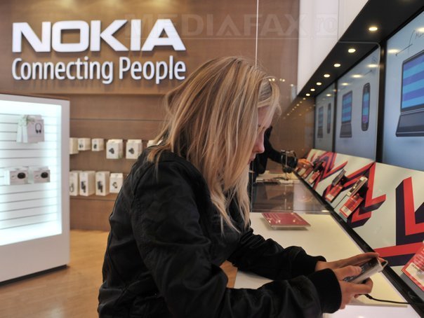 Nokia a lansat primele smartphone-uri Windows Phone Mango