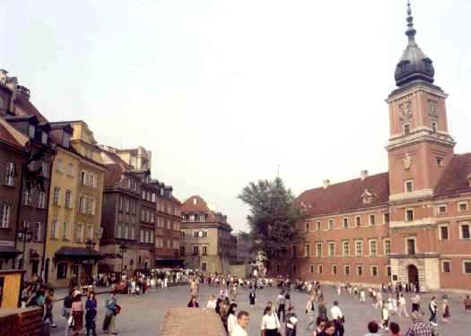 Cine câștigă alegerile de duminică din Polonia
