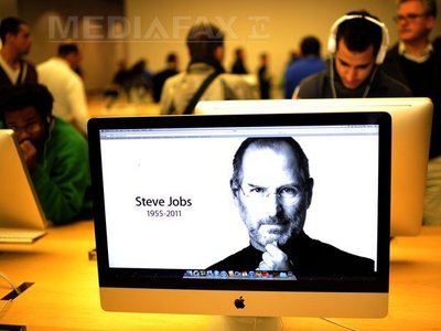 Cărțile despre Steve Jobs, comandate în avans de mii de persoane