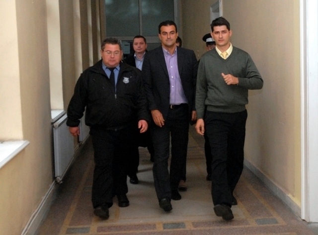 Aventurile financiare ale primarului Sorin Apostu. Edilul din Cluj, acuzat că a luat mită chiar și haine pentru soția sa