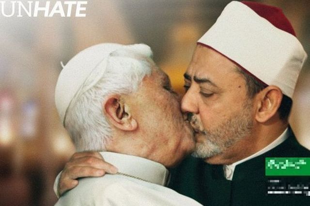 Sărutul care a socat lumea. Liderii mondiali, așa cum nu i-ai mai văzut. GALERIE FOTO