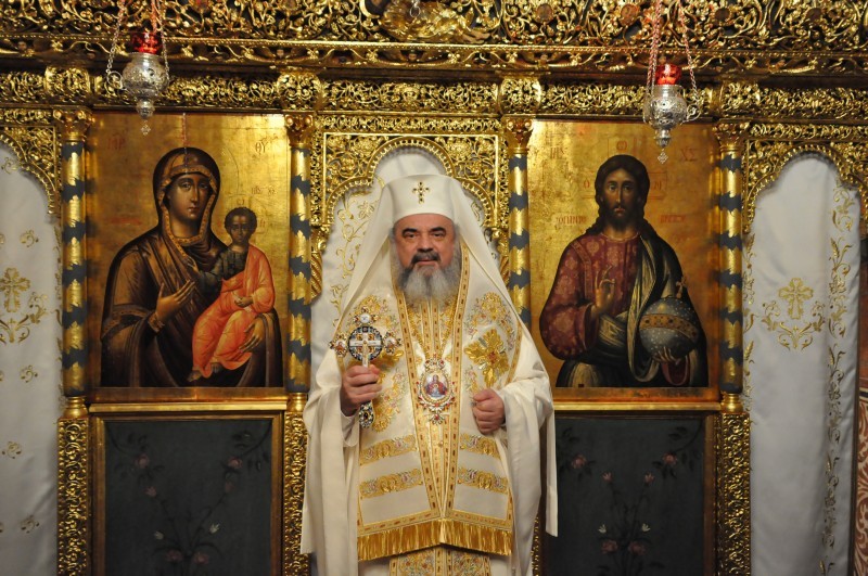 Patriarhul Daniel atacă "lăcomia celor bogați": A-ți construi fericirea numai pe bunurile materiale este o nebunie