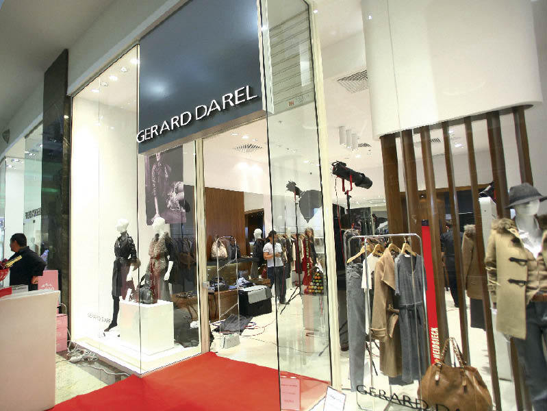 Toamna se numără deschiderile magazinelor de haine