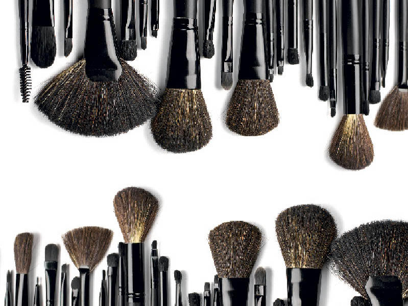 Noua ordine în frumusețe: cosmetice ieftine sau la promoție