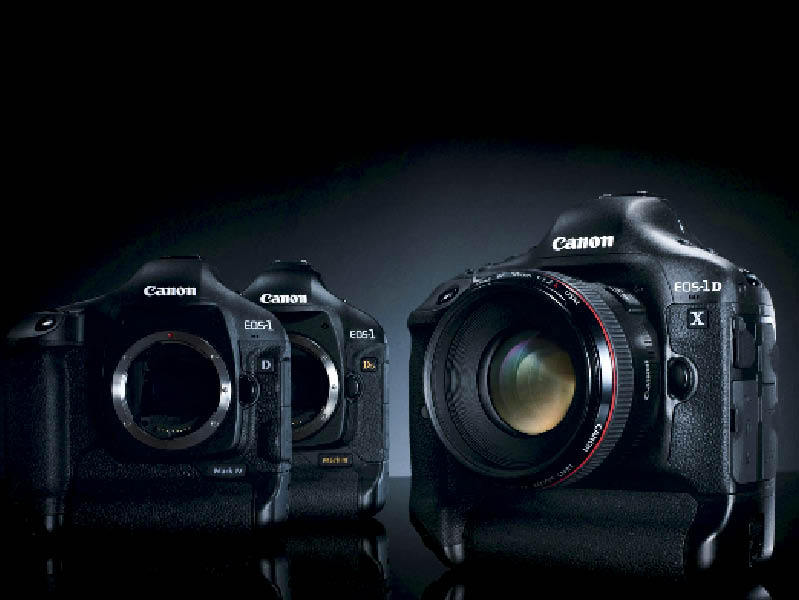 DSLR-ul Canon EOS-1D X -  mai scump decât un Logan