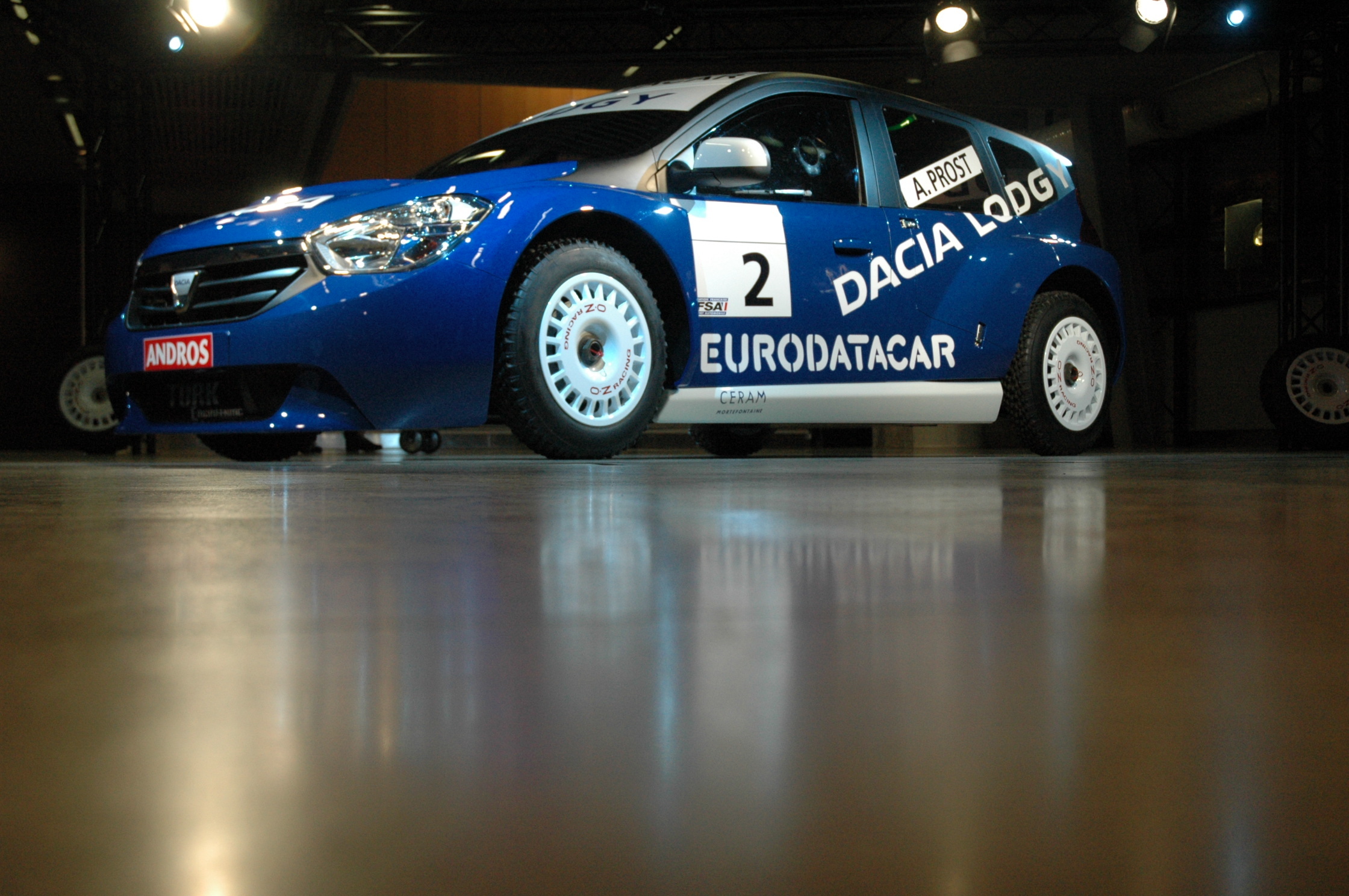 Cum vrea Dacia să repete succesul Logan în Europa: Lodgy se lansează în 2012
