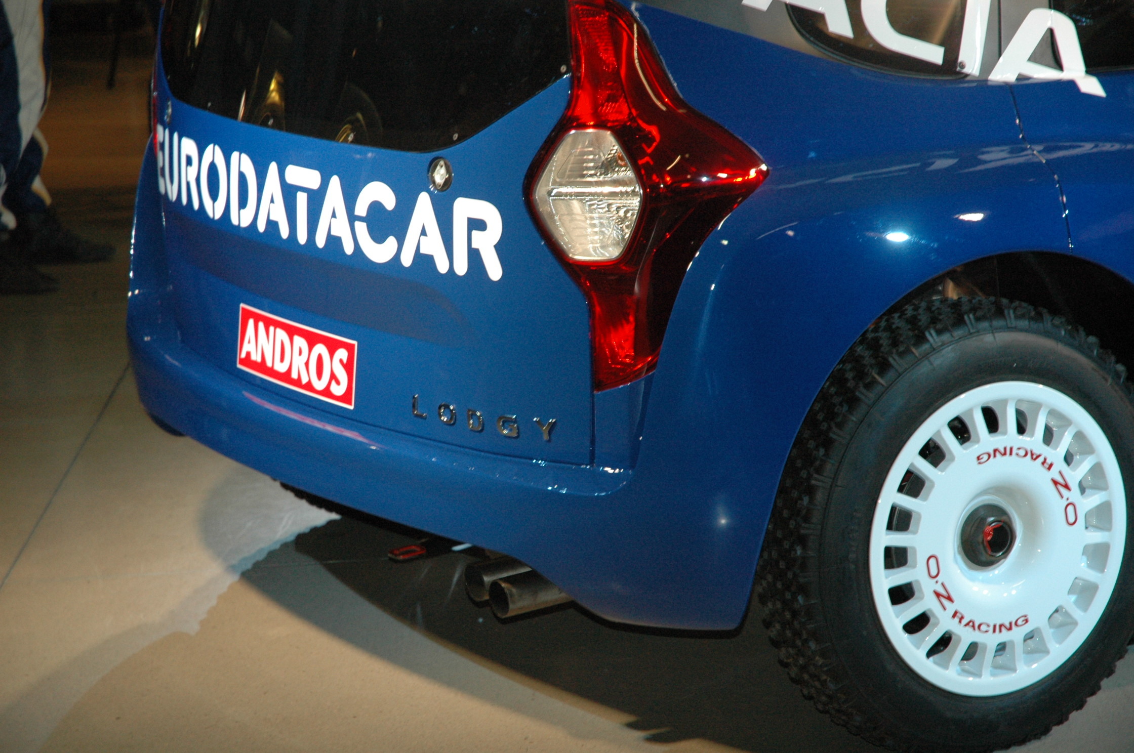 Cum arată Lodgy, modelul Dacia prezentat la Paris (GALERIE FOTO)