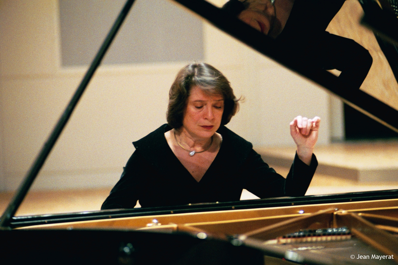 Elisabeth Leonskaja concertează pentru Muzeele Minovici