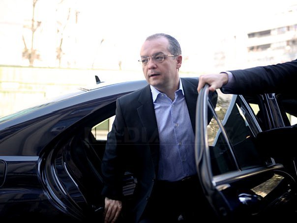 Emil Boc, audiat la Tribunalul București. Vîntu îi cere daune de un milion de euro