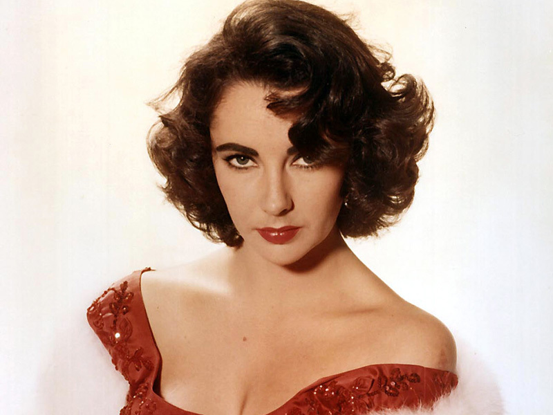Obiecte personale de-ale lui Elizabeth Taylor au fost scoase la licitație. Vezi ce poți cumpăra și cât costă