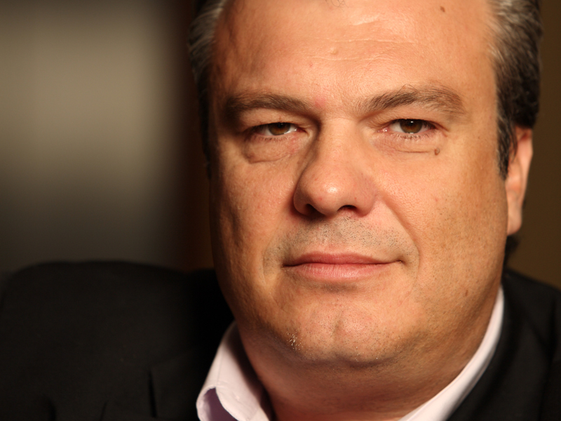 Sfaturi pentru tinerii manageri de la... Stefanos Theocharopoulos, șeful Romtelecom și Cosmote