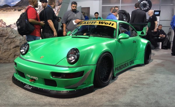 Cele mai tari zece mașini tunate de la SEMA Show 2011 (GALERIE FOTO)