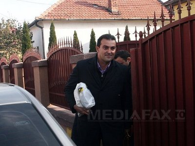 Primarul PDL Sorin Apostu a fost reținut pentru luare de mită
