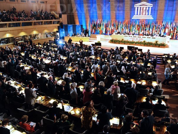 MAE: România s-a abținut la votul legat de aderarea Palestinei la UNESCO