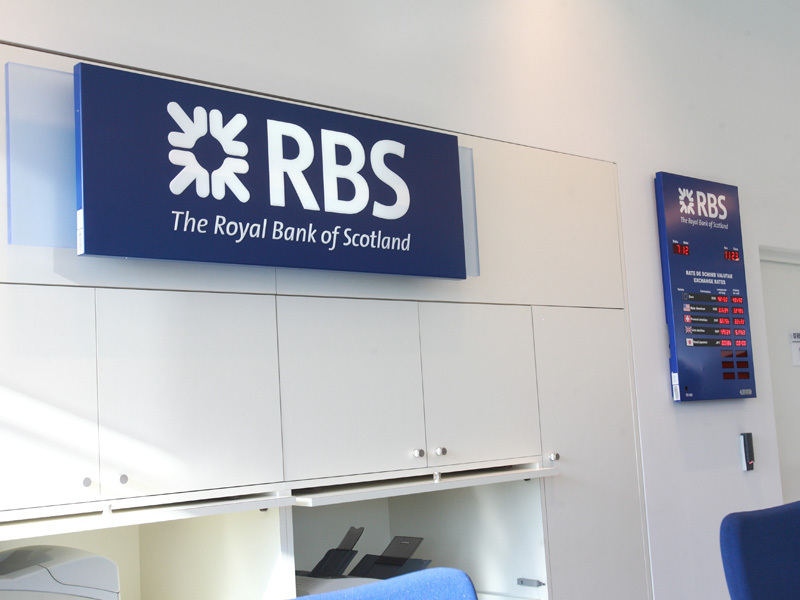 Posesorii de carduri RBS primesc reduceri la unele programe de educație