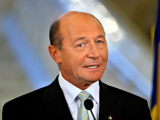 Băsescu atacă Ford și Nokia