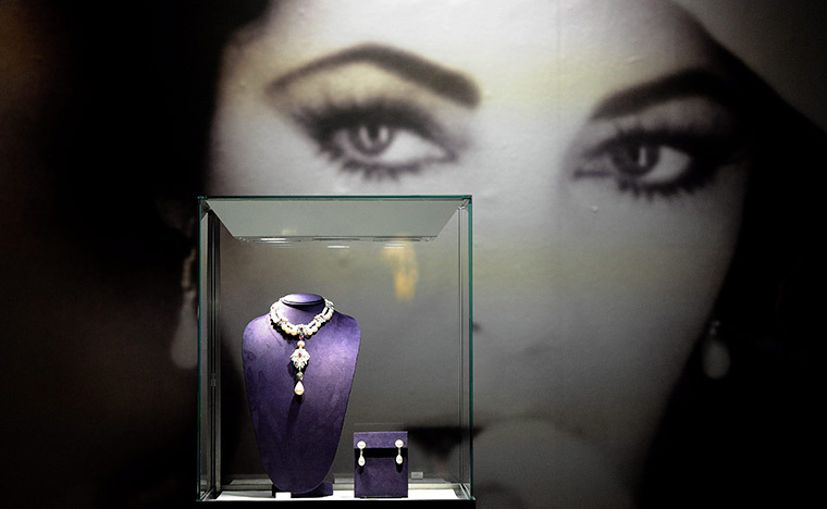 115 milioane de dolari pentru bijuteriile lui Elizabeth Taylor