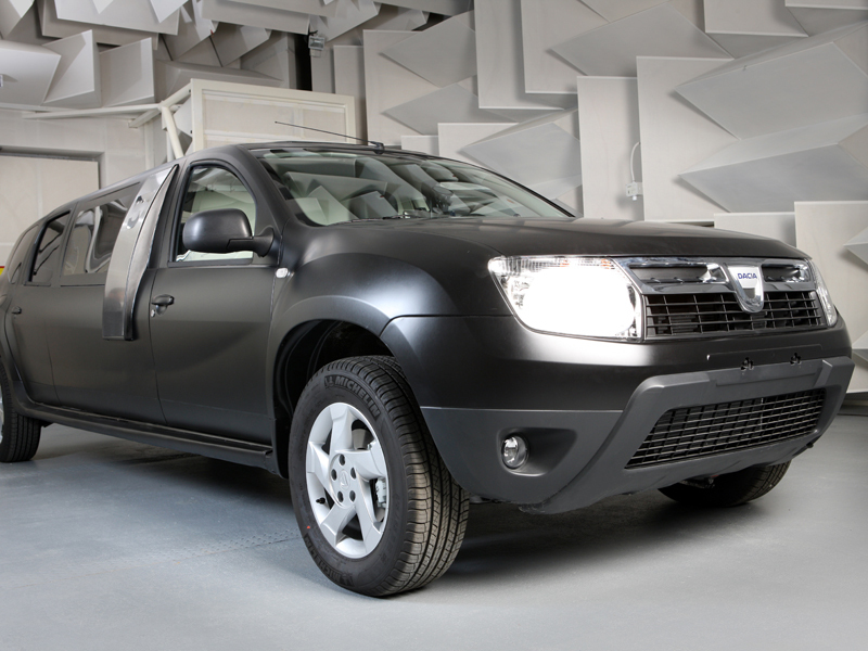 Prima și singura limuzină oficială Dacia - Duster Birou Mobil - GALERIE FOTO