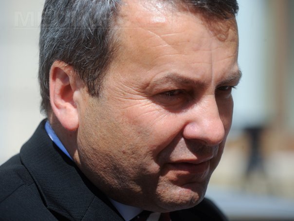 Ialomițianu: În primăvară ar putea fi majorate investițiile în locul salariilor și pensiilor
