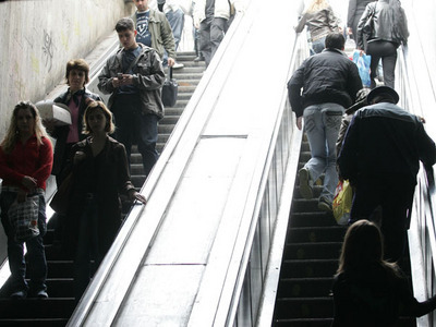 "Să moară și capra vecinului", "Lasă că merge și așa" - expresiile care îi descriu pe români