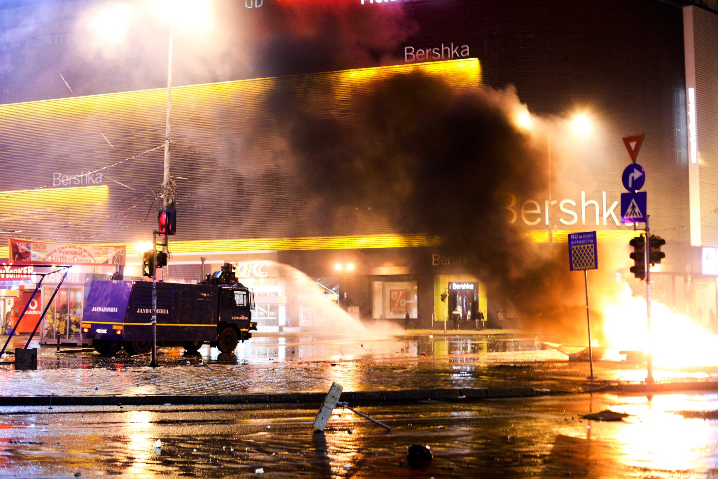 Bucureștiul sub asediu (GALERIE FOTO)